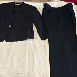 Navy Blue Linen Tahari Pants Suit